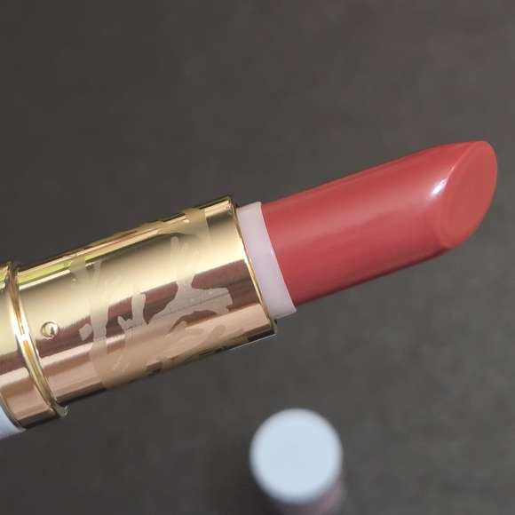 Estee Lauder Limited Edition Lipstick in Palm!Beach Chic 3.5g - Picture 2 of 10